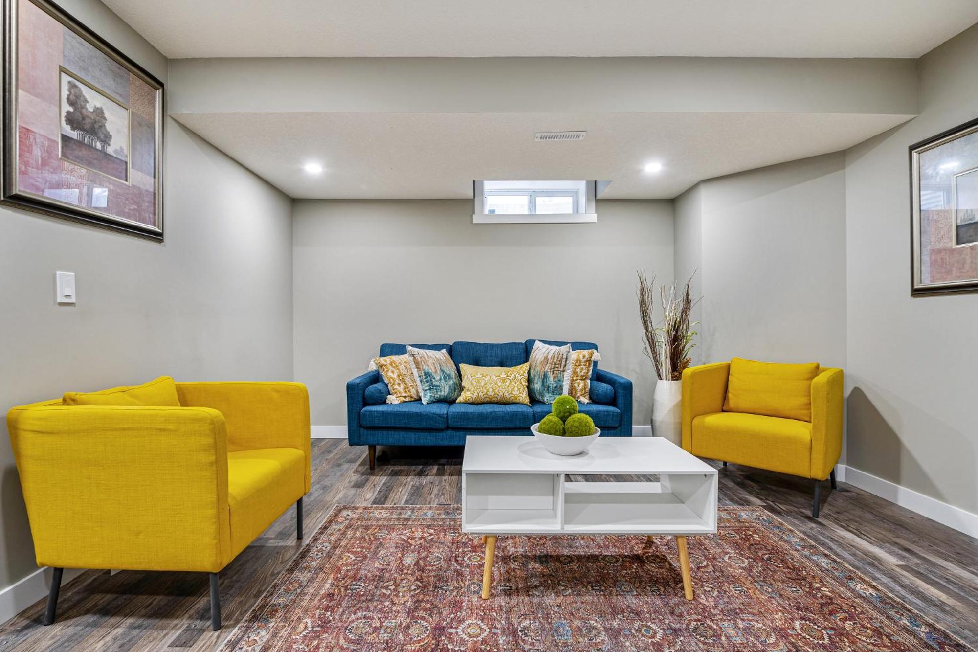 Modern 2 Bedroom Basement Suite With Laundry Calgary Exterior photo
